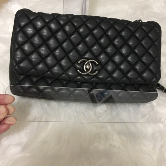 CHANEL - Picture 7 of 8